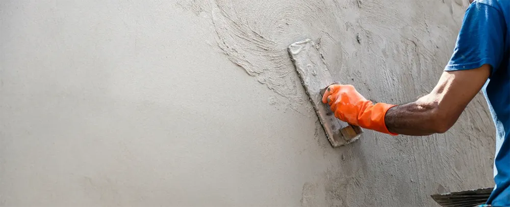 Lissage des murs près de Montferrier-sur-Lez